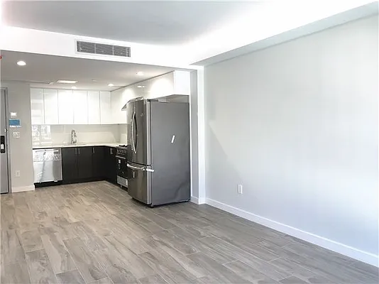 Rented by 18 REALTY | media 4