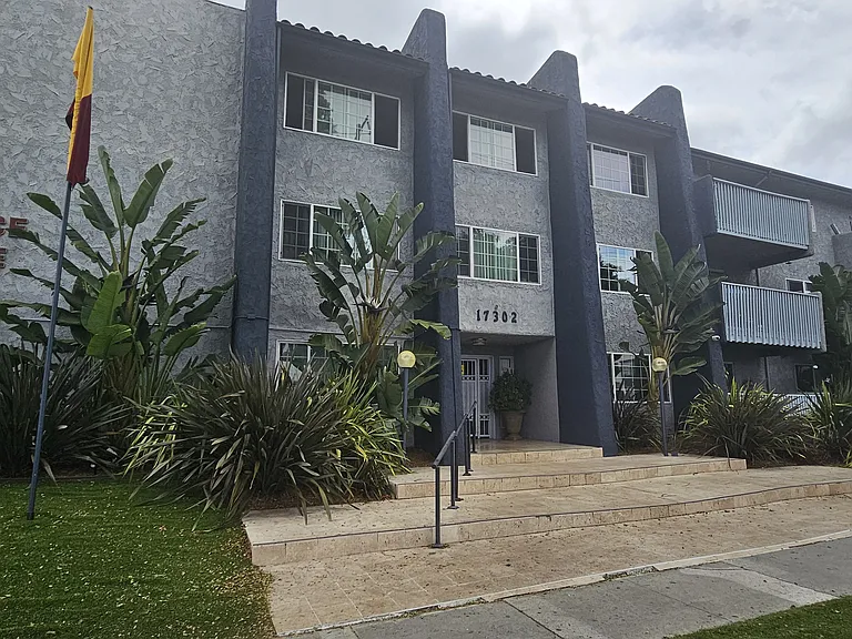 Torrance Terrace — Photo 4
