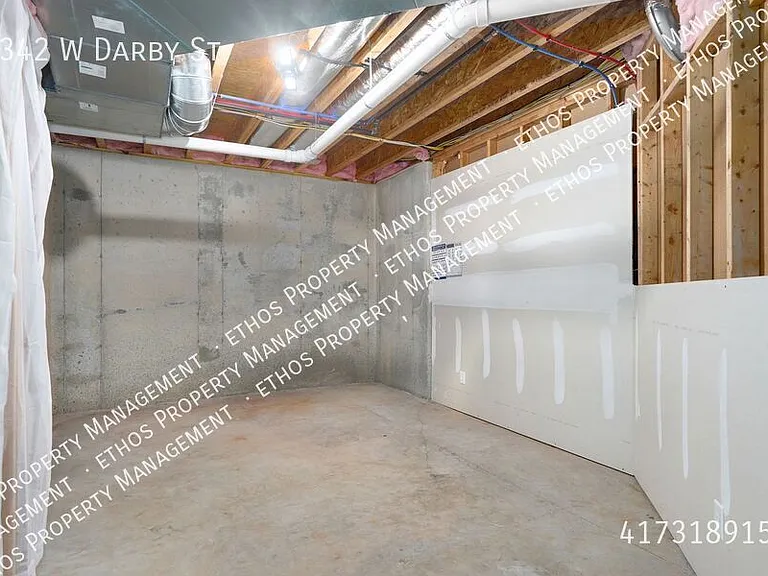 2342 W Darby St — Photo 44