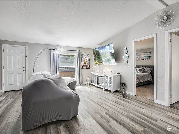 4th image of 20204 135th Avenue E #45