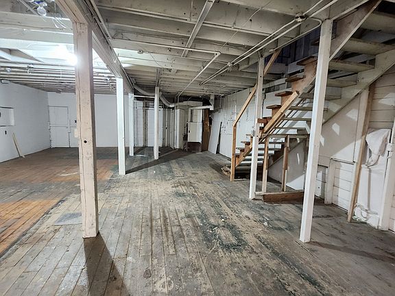 5th image of 514 25th Ave SW