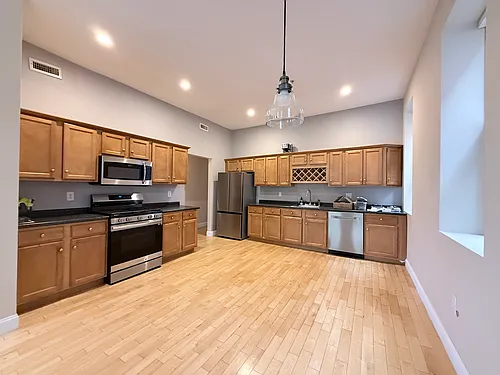 24 Washington St #201 Photo 1