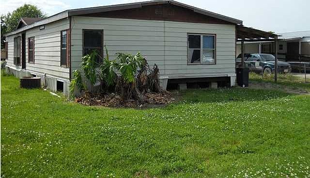 1st image of 140 Nanoke Ln