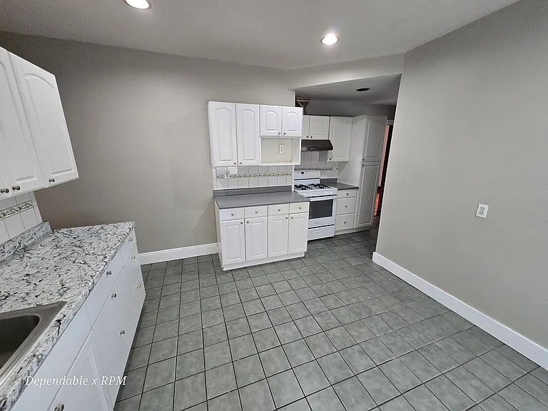 6 Althea St #1 — Photo 4