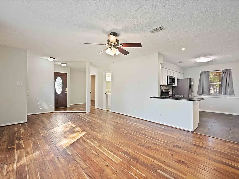 9809 Condor Dr — Photo 5