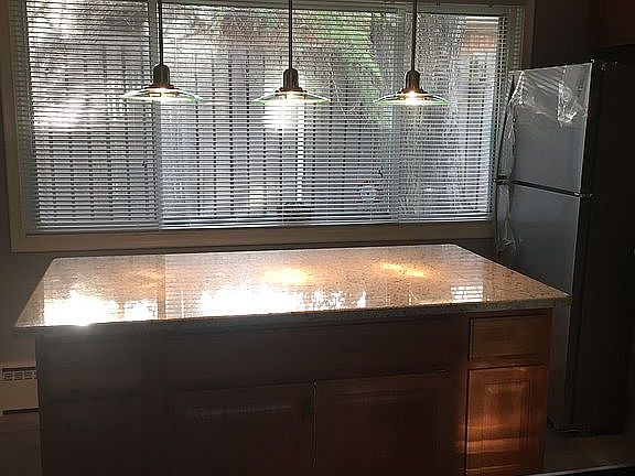 2nd image of 3002 Linwood Ave