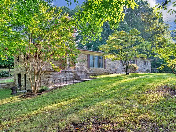 2nd image of 1352 Woodpointe Dr