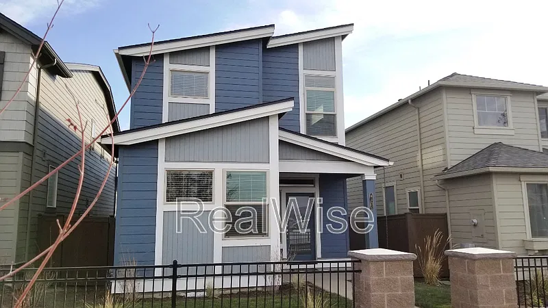 3 bed, 2.5 bath, 1790 sqft, $2,450 — Photo 1