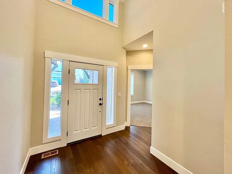 19321 Dublin Ave — Photo 2