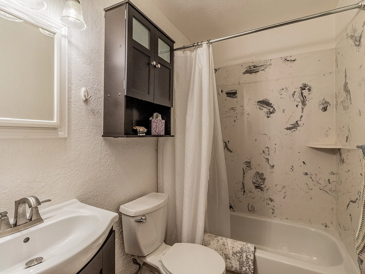 2 bed, 900 sqft, $2,450 — Photo 1