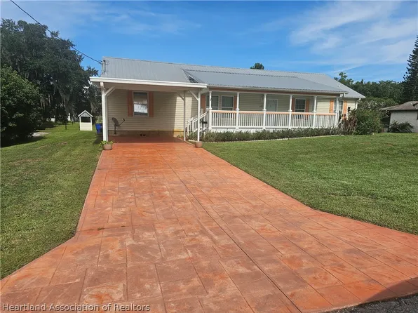 1400 N Oak Ridge Dr, Lorida, FL 33857