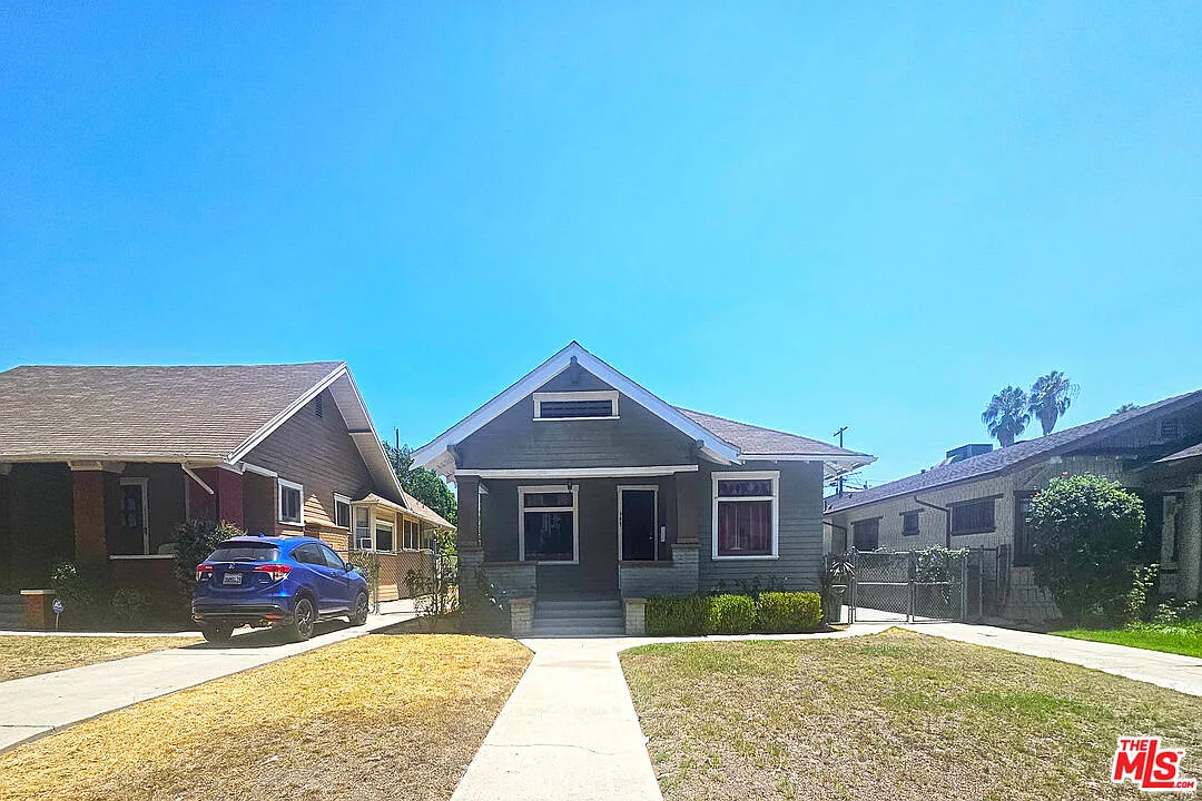 3 bed, 1.5 bath, 1479 sqft, $4,295 — Photo 2