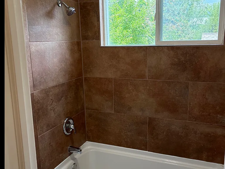 414 W 400 N #1 — Photo 2