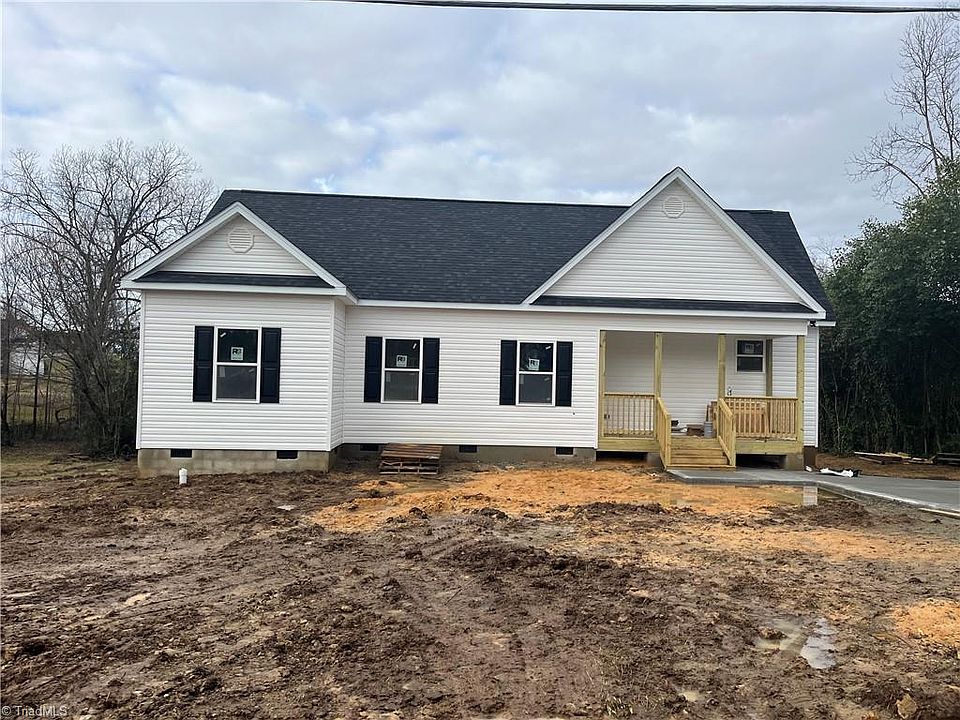 2nd image of 2223 Wrenn St
