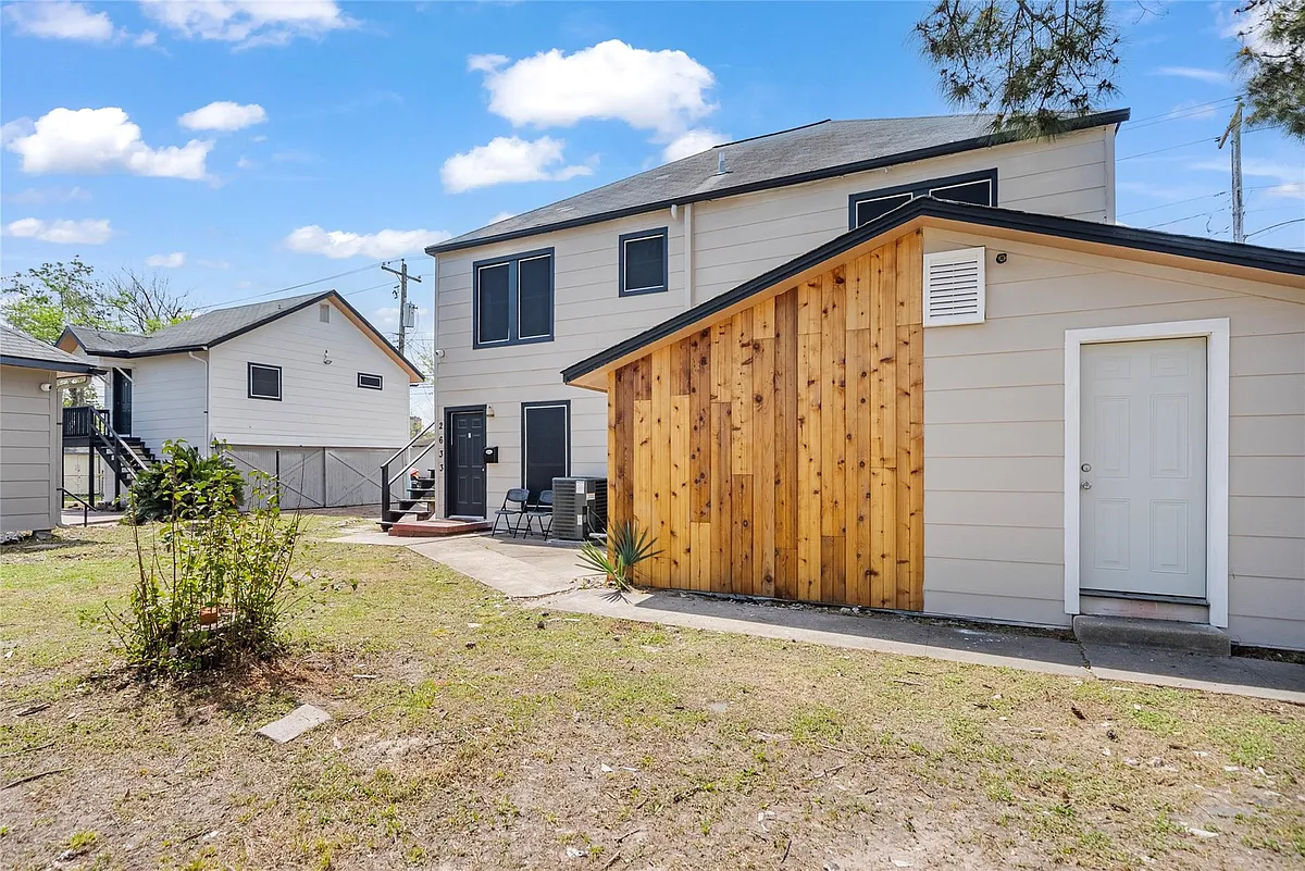 Building Photo - 2629 W Main St #1BD