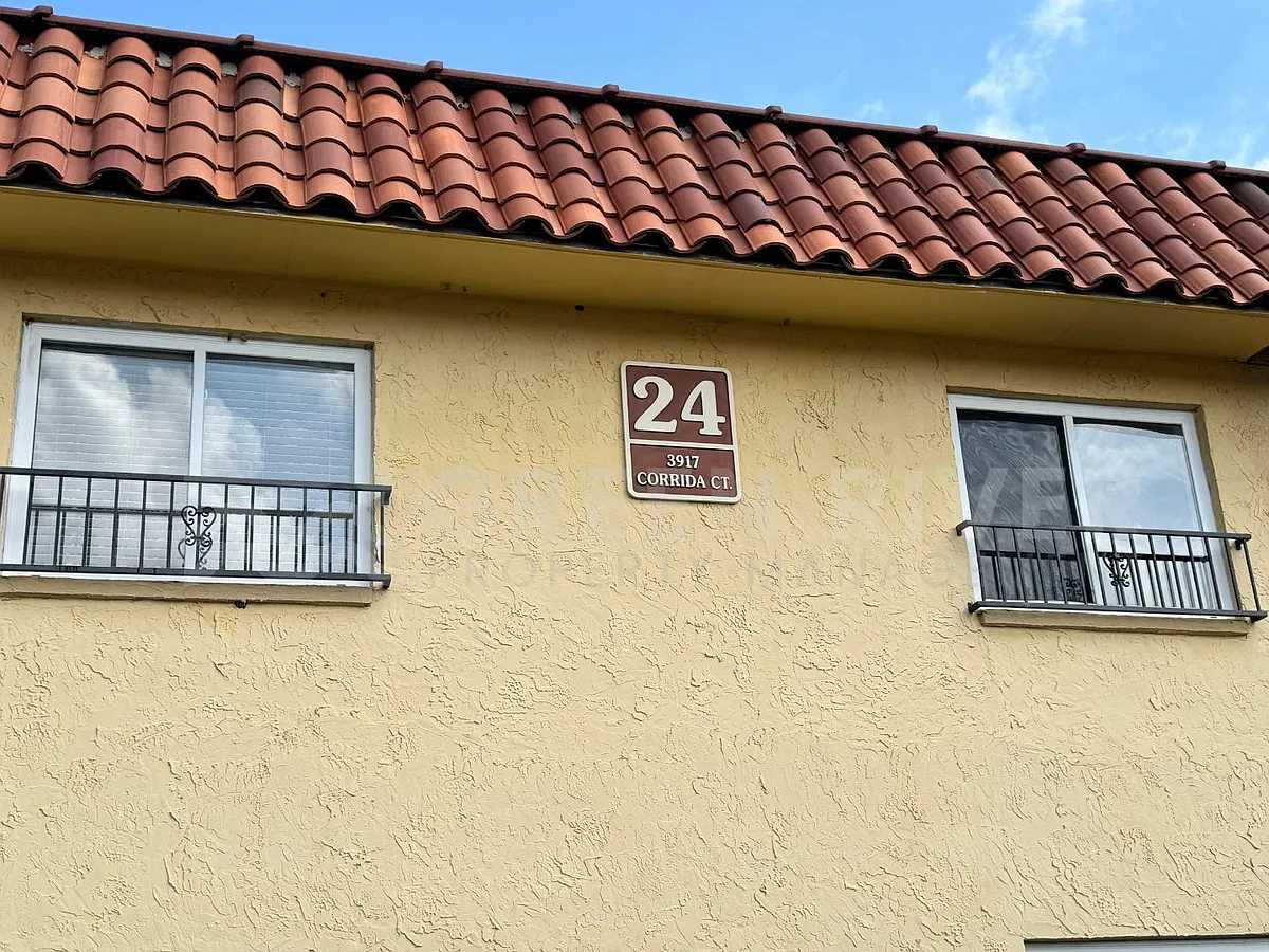 Building Photo - 3917 Corrida Ct #2