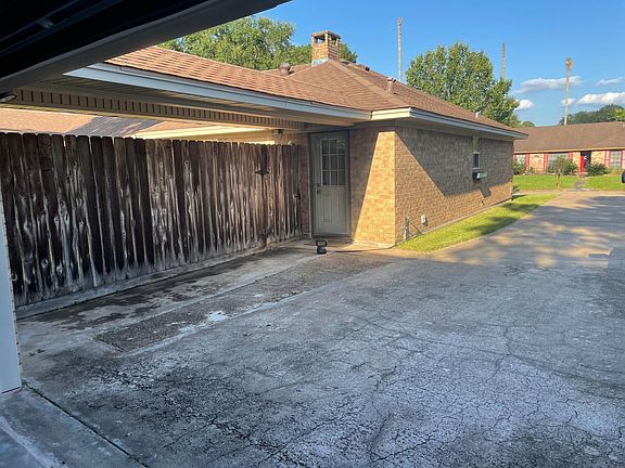 4th image of 1125 Monterrey Dr