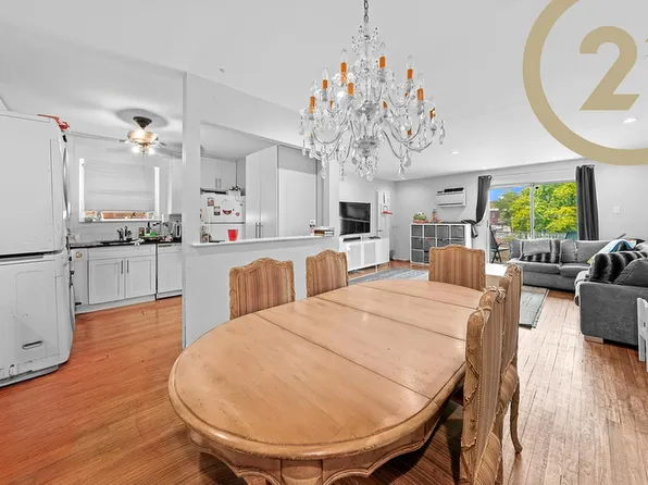 1489 East 10th Street image 4 of 22