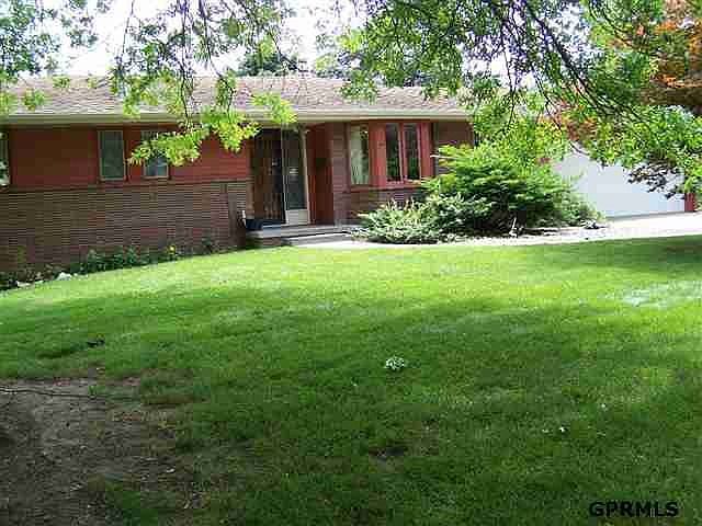 1st image of 9929 Pinkney St
