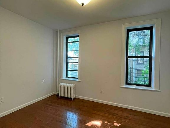 5th image of 1953 E 17th St APT 1R