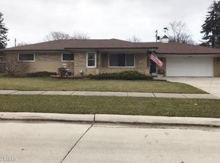 11143 Hanover Dr, Warren, MI 48093