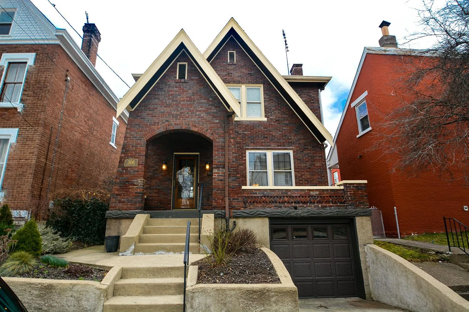 306 Prospect St photo 1