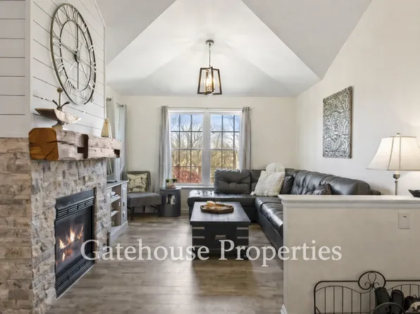 12762 Ironstone Way APT 1-302, Parker, CO 80134