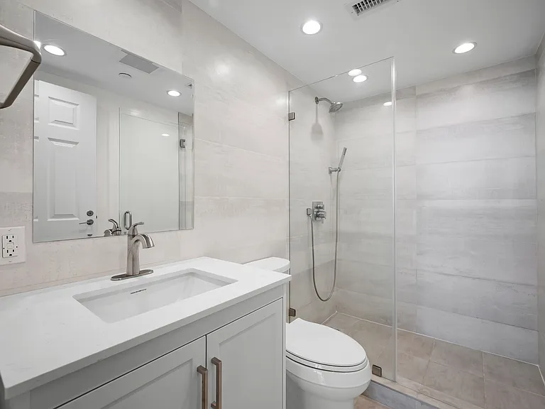 343 Pioneer Dr #1703 — Photo 25