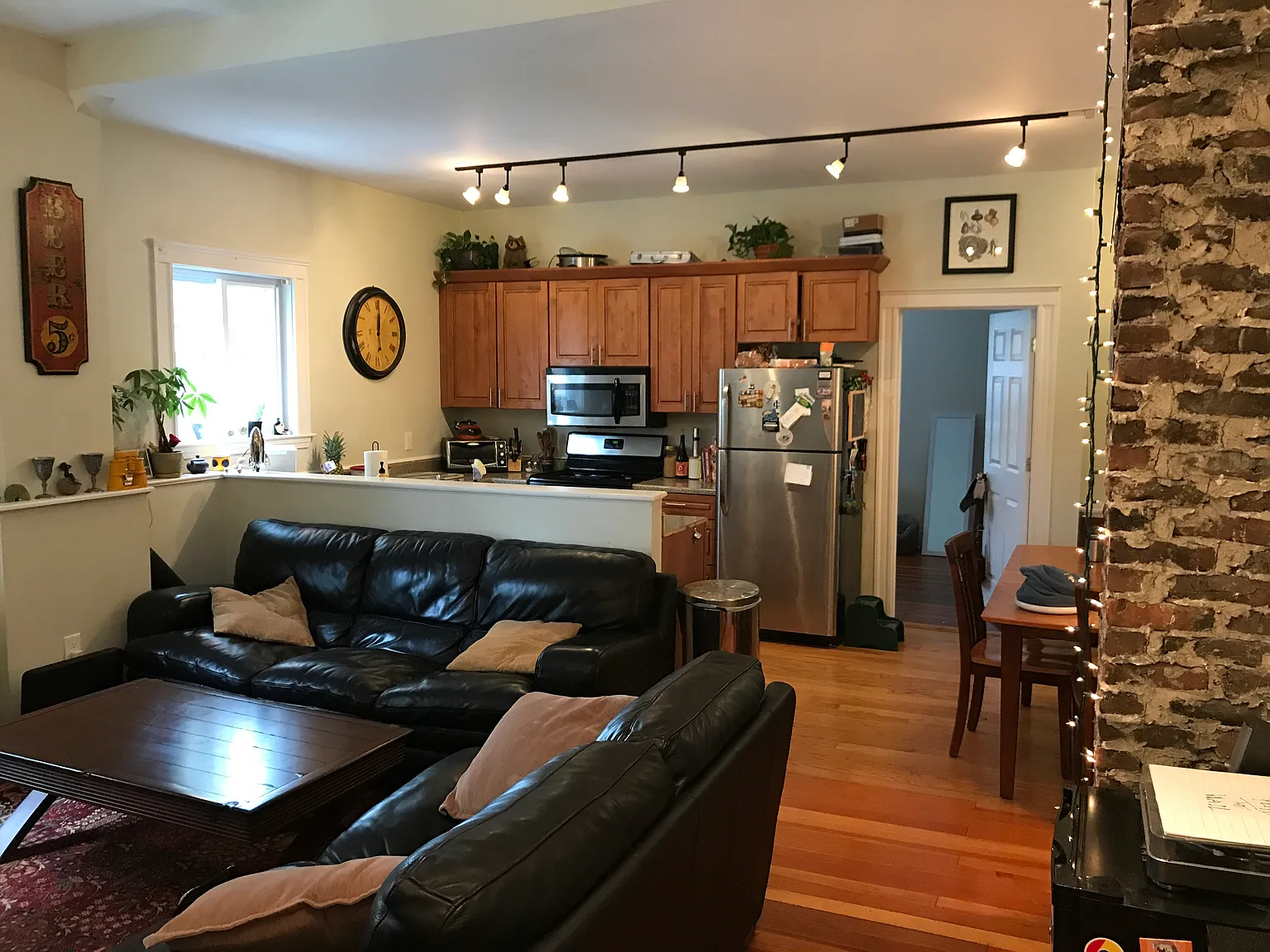 3 bed, 1200 sqft, $3,600 — Photo 1