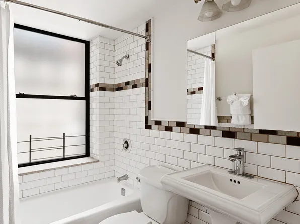 150 West 51st Street 1017 image 5 of 5