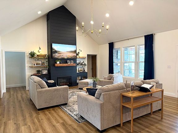 5th image of 92 Spring St