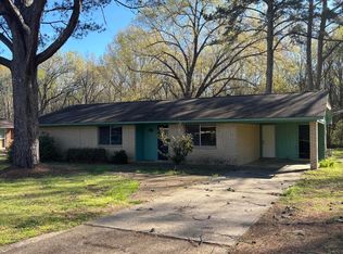 329 Converse Dr, West Point, MS 39773