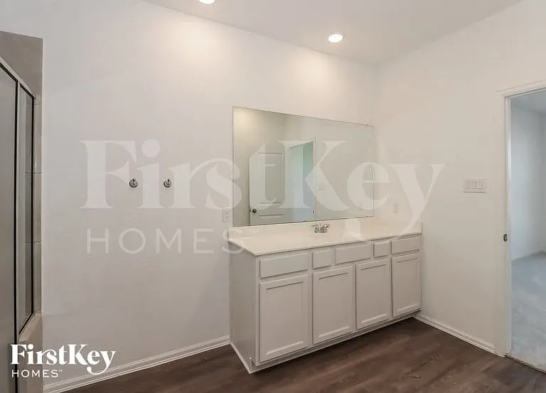 7307 Hillside Ave — Photo 13