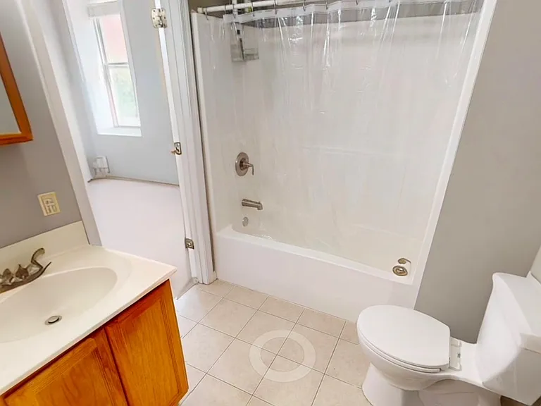 222 W Monument St #201 — Photo 7