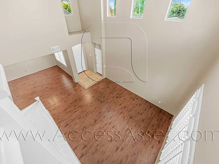 1358 Baldwin St — Photo 19