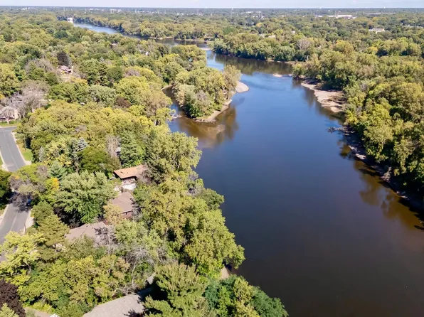 6918 Willow Ln N, Brooklyn Center, MN 55430