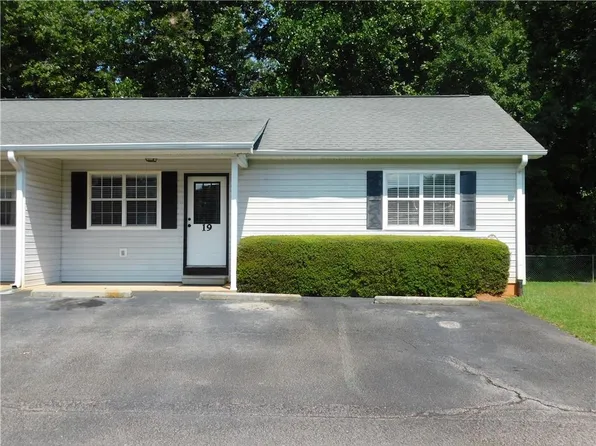 137 Riverside Dr #19, Dahlonega, GA 30533