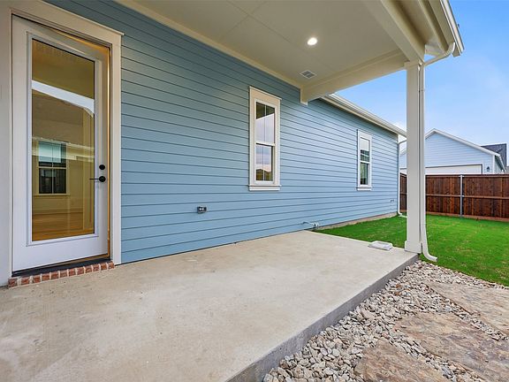 5th image of 321 Garrett Way
