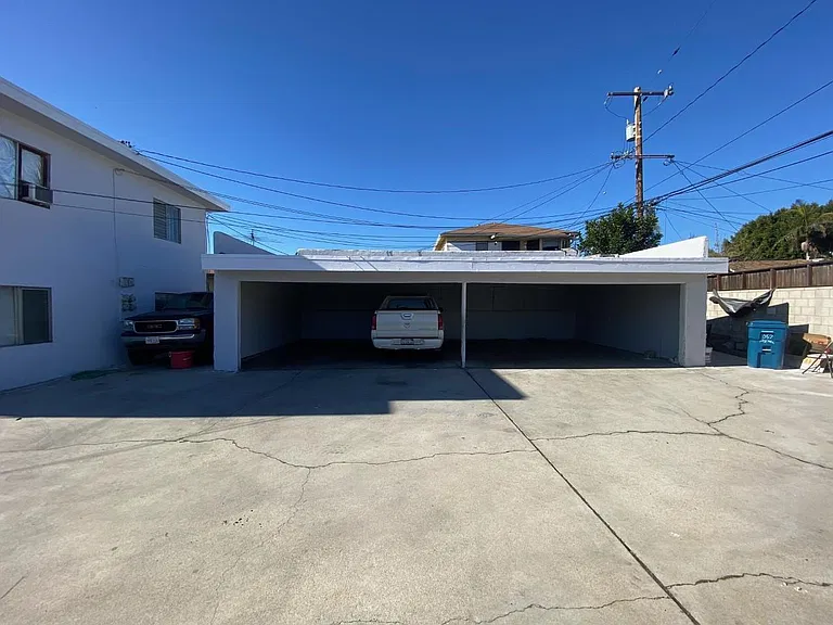 1057 E Hyde Park Blvd #A — Photo 22