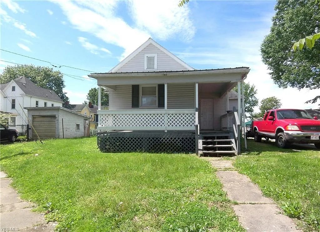 1324 Andrew St photo 1