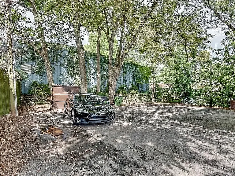 706 Charles Allen Dr NE #B — Photo 13