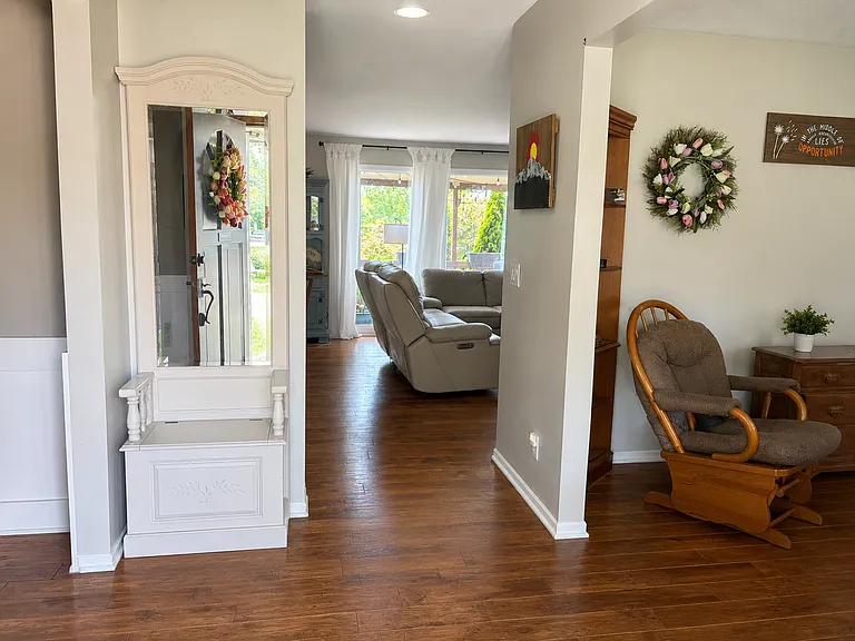 2133 Cobblestone Rd — Photo 3