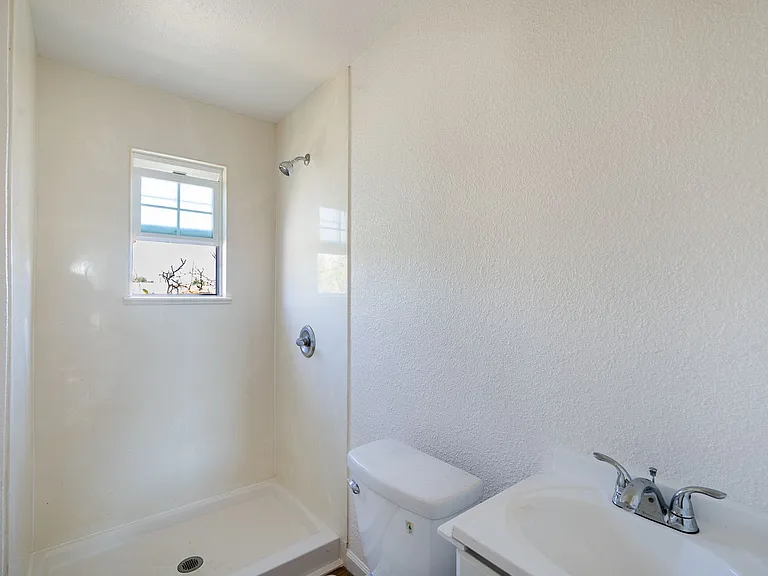 19040 Monterey Rd — Photo 8