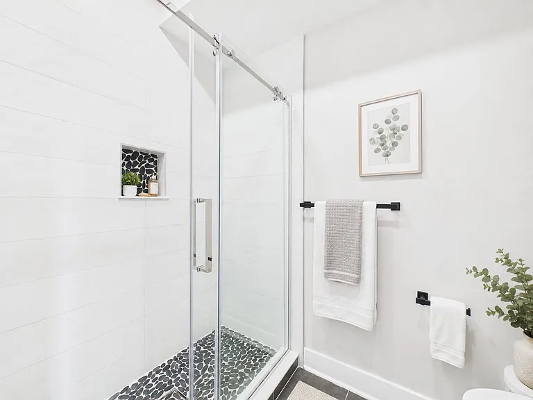 2449 Turner St — Photo 43