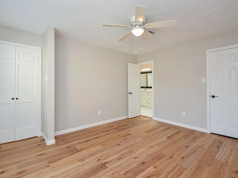15735 Tanya Cir — Photo 32