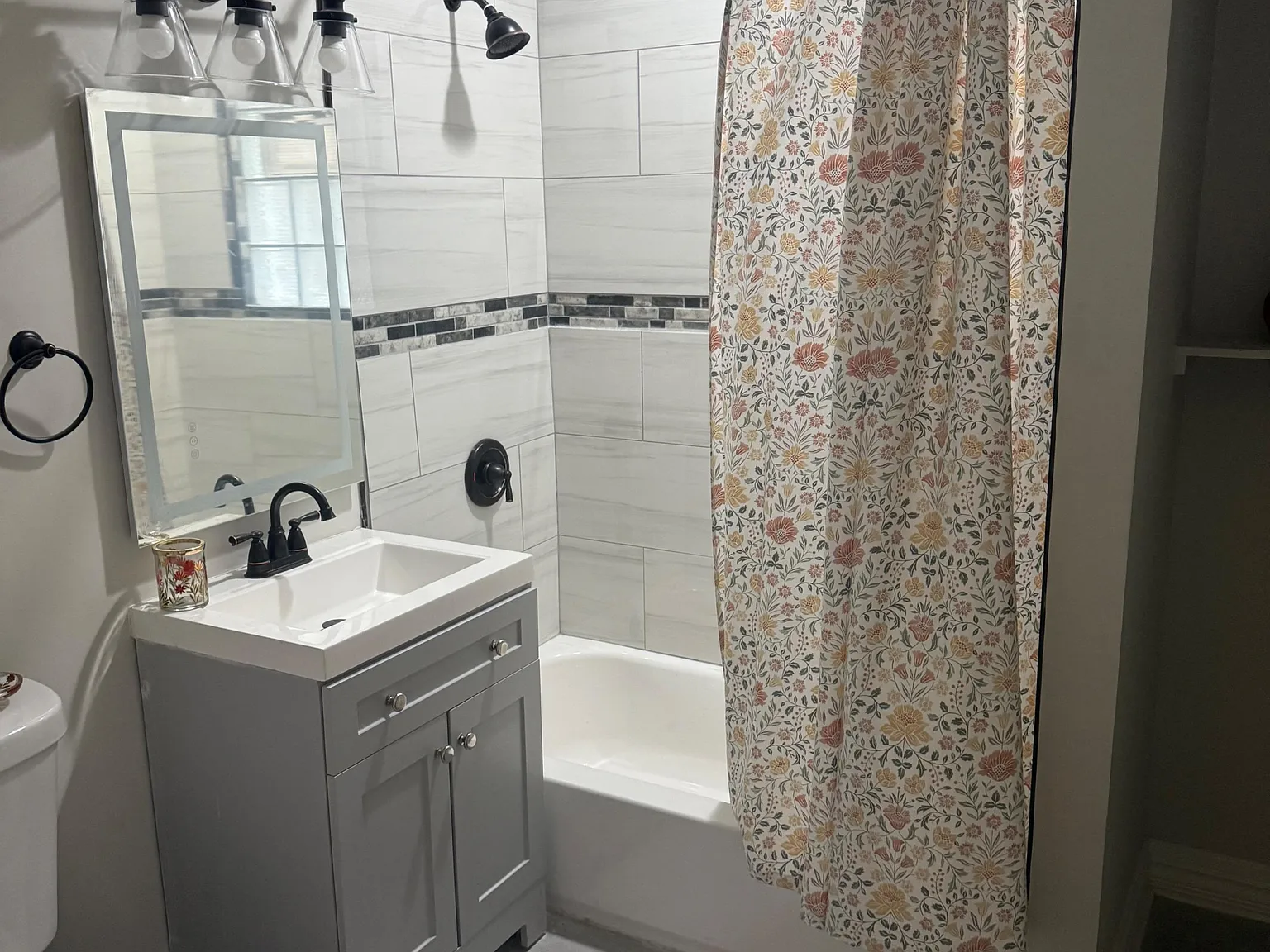 4 bed, 2.0 bath, 1350 sqft, $1,226 — Photo 3