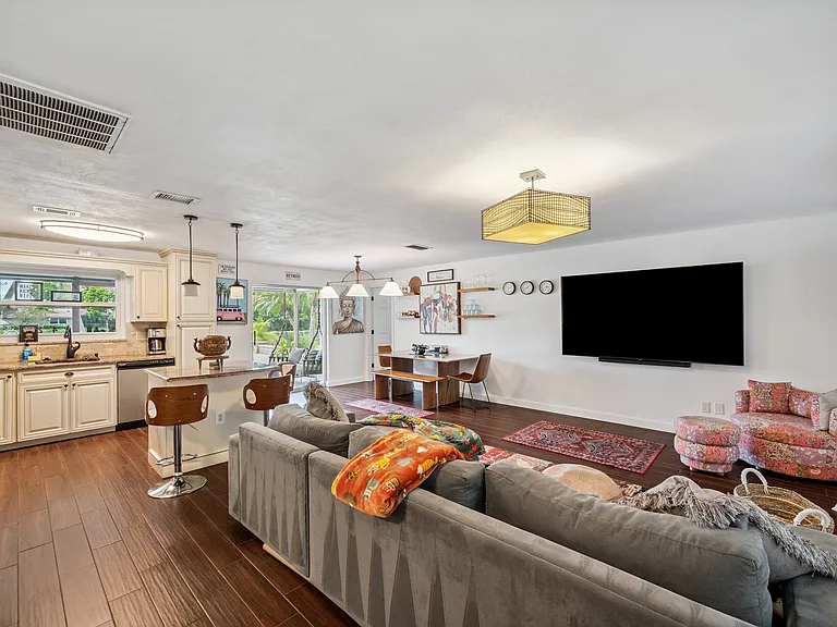 2420 Fairbanks Dr — Photo 44