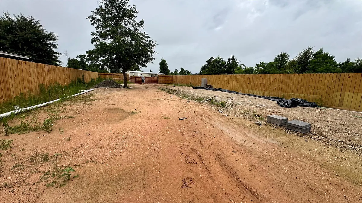 Building Photo - 836 Road 5605
