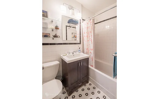 Sold by Douglas Elliman | media 8