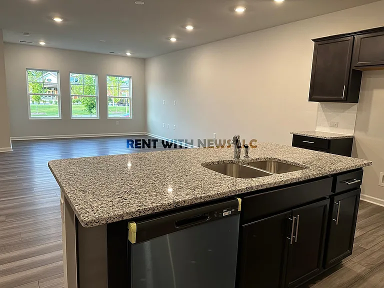 5124 Anamosa St — Photo 16